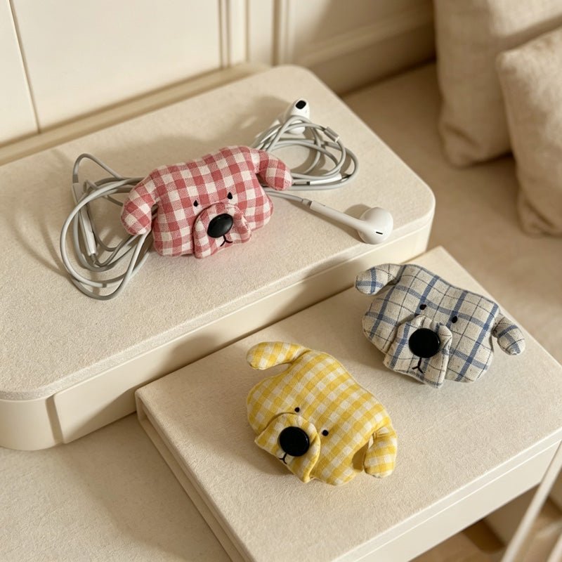 Teuke Home Puppy Plaid Cable Organizer - Warm Room Detail